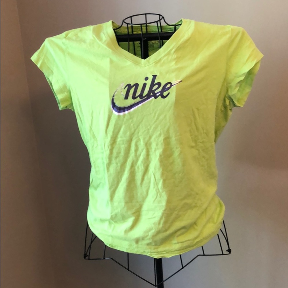Nike Tee - Picture 2 of 3